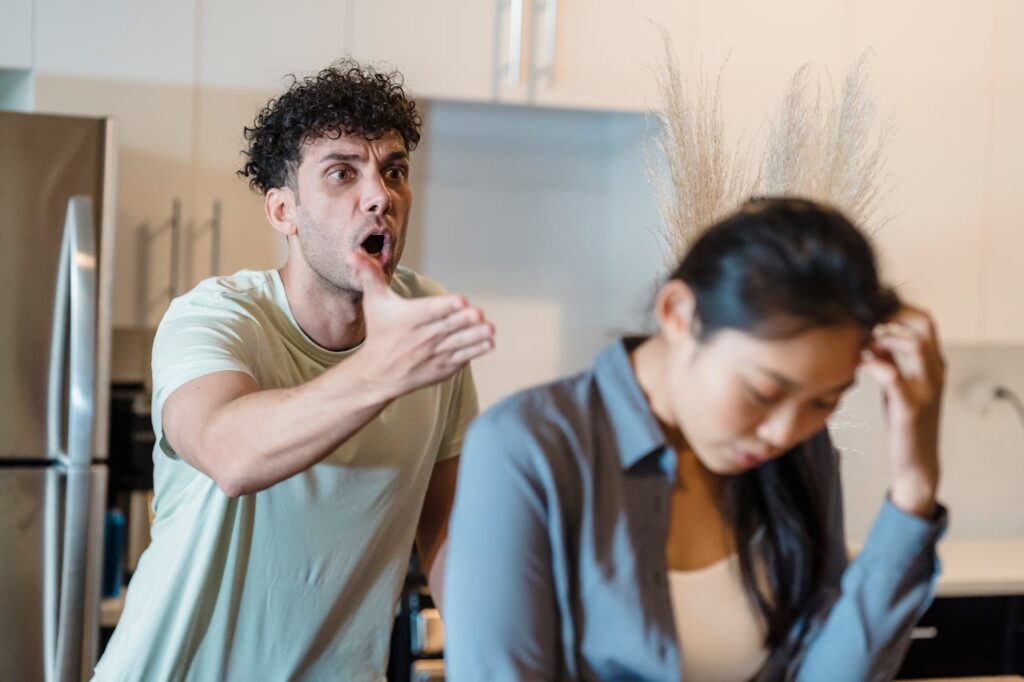 how a covert narcissist behaves