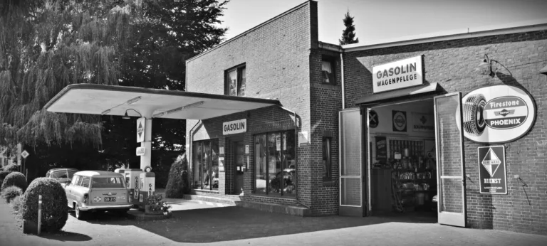 Vintage gas station representing the rise of leaded gasoline during the twentieth century